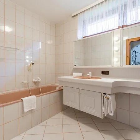 Haus Kitzblick Xl Semesterbostad Kaprun