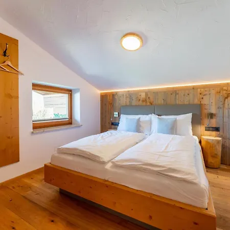 Haus Kitzblick Xl Semesterbostad *